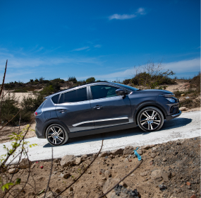 VF e34 giành vị trí dẫn đầu tại 2 hạng mục gồm: “Xe ô tô phổ thông giá dưới 1 tỷ yêu thích nhất” và “Xe điện đáng mong chờ nhất” tại chương trình "Tinh tế Bình chọn 2021".