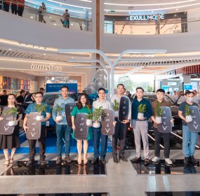 VinFast chính thức bàn giao xe VF 5 Plus cho khách hàng