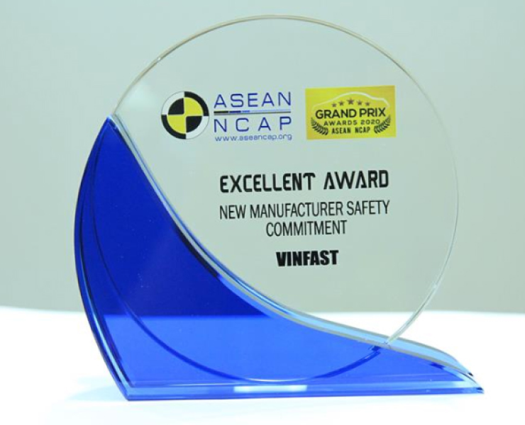 VinFast được ASEAN NCAP vinh danh “Hãng xe mới có cam kết  cao về an toàn” Grand Prix Award 2020.
